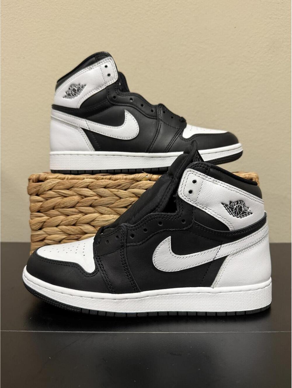 Size 7Y/8.5 Women - Air Jordan 1 Retro High OG GS “Black White 2.0”